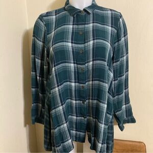 J JILL GREEN PLAID BUTTON DOWN SHIRT
